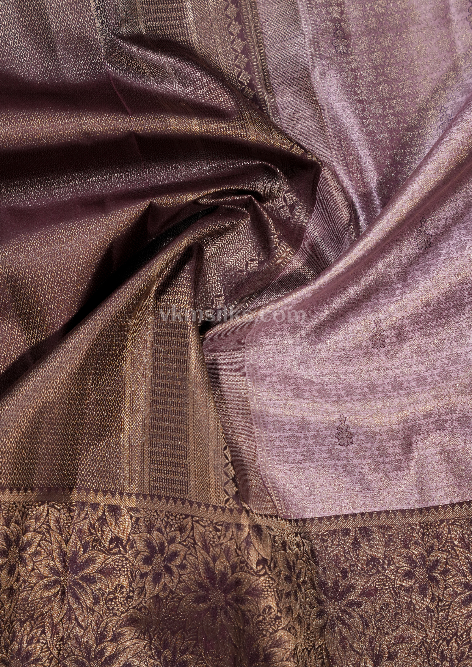 Dusty Mauve Pure Silk Saree with Antique Floral Border alternative view