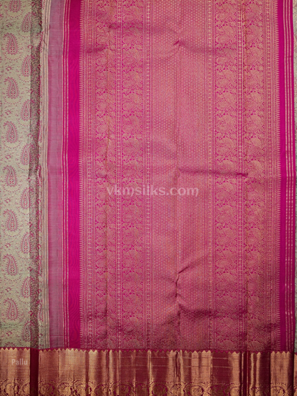 9 (20) Silver-grey pashmina body with magenta border