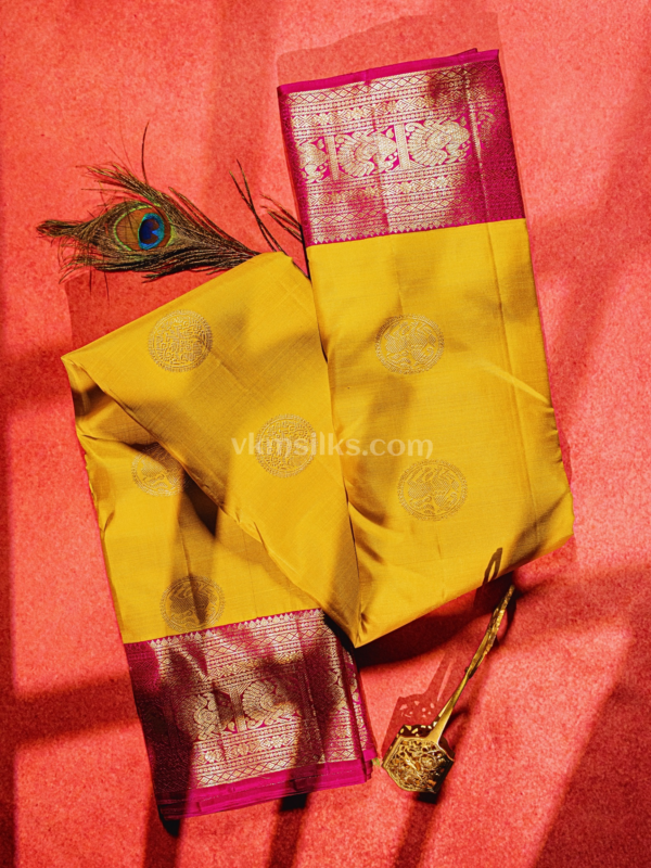 9 (22) Mustard yellow butta body with solid pink border