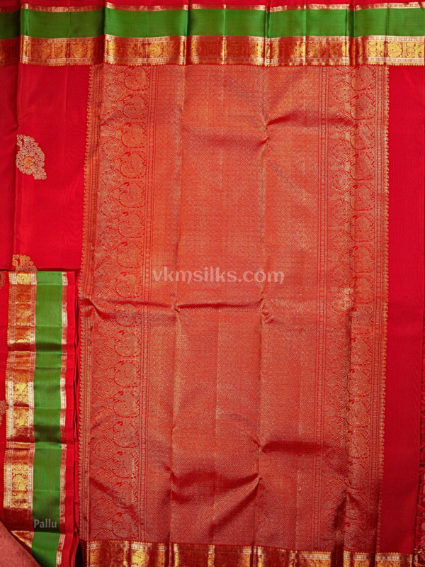 9 (28) Bright red body with green and gold silver border
