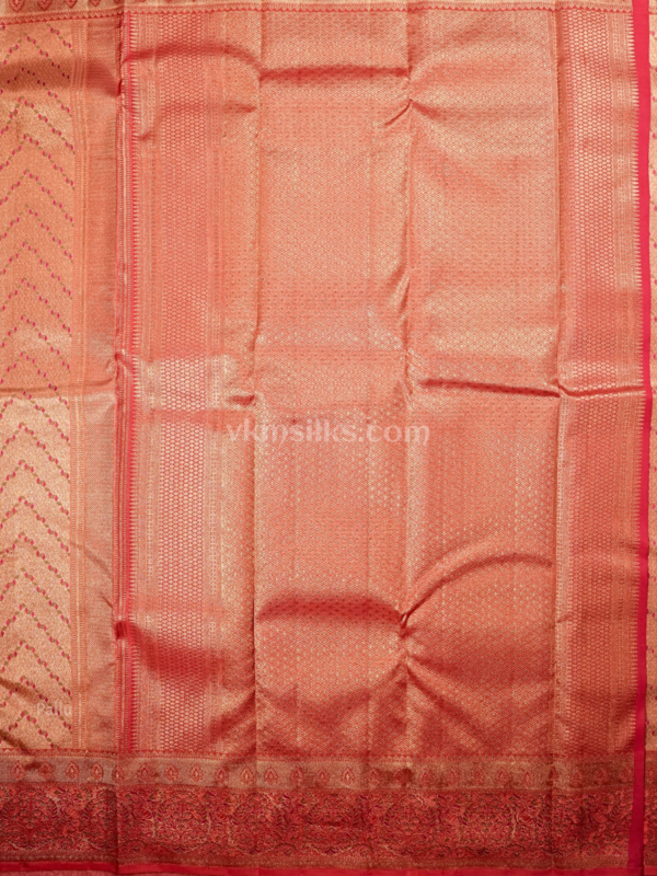 Antique gold/peach brocade body with red border