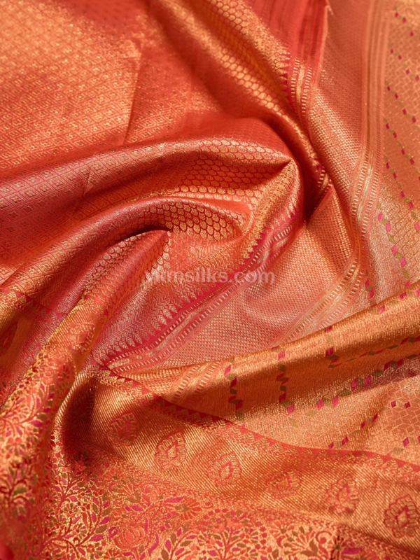 Antique gold/peach brocade body with red border