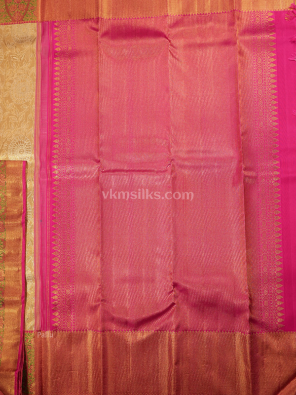 9 (46) Cream gold tissue body with magenta and green border