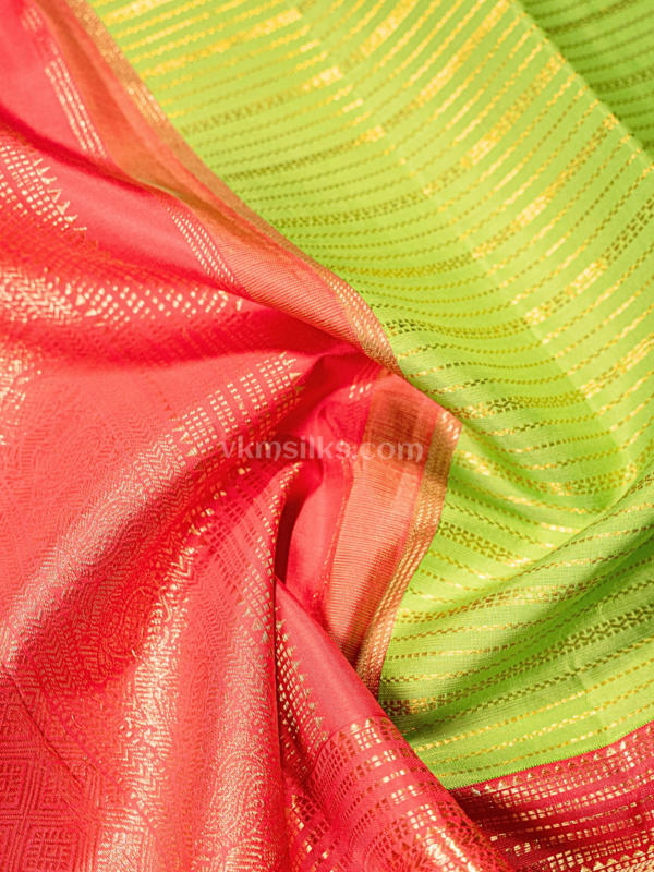 9 (58) Parrot green stripes body with pink border